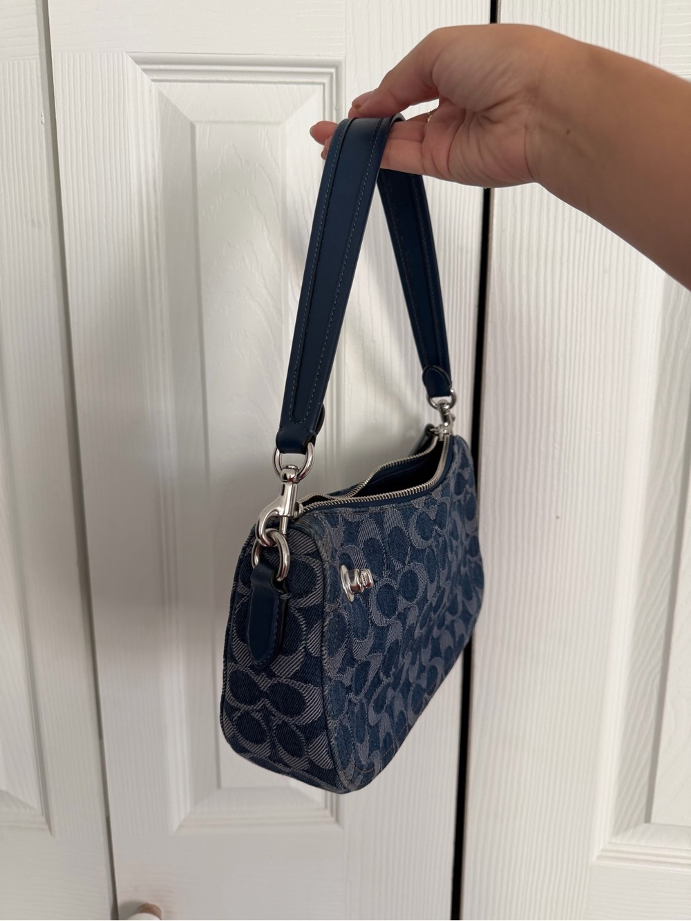 Coach shoulder bag - Picture 2 of 5